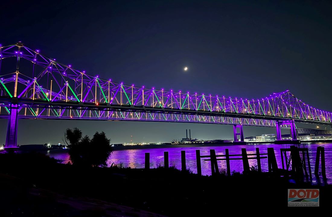 DOTD officially announces the completion of the $23 million Crescent City  Connection Decorative Lighting Project., image size:1100x721